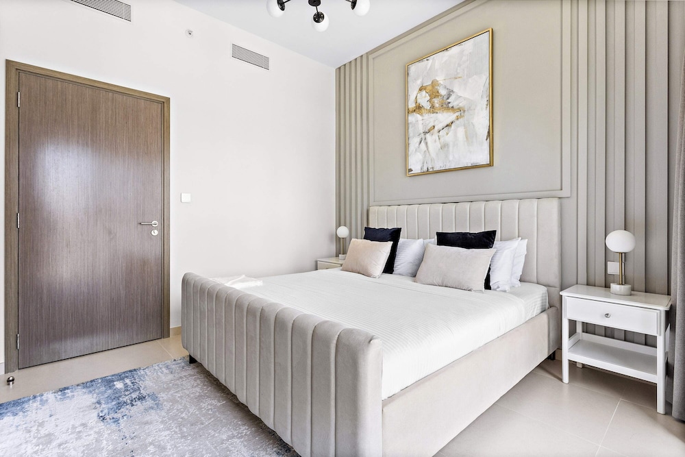 Silkhaus Premium Pad in Burj Royale Elegant