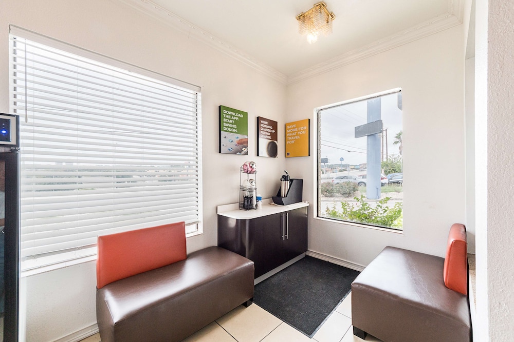 Motel 6 San Antonio, TX - Fiesta Trails - Image 3