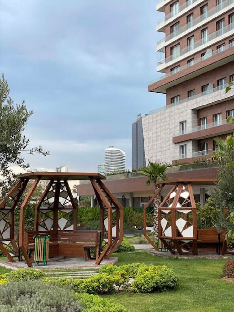 Modern 1 1 Apartment With Terrace - Core Living