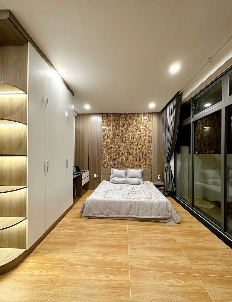 HOMESTAY HALONA