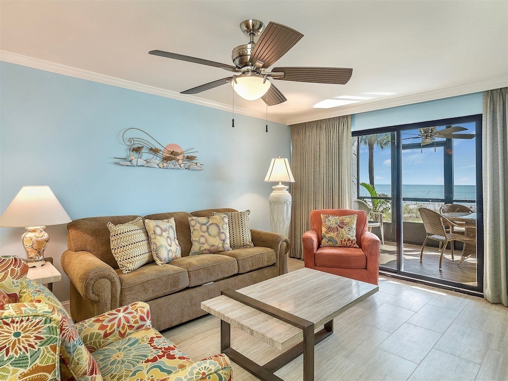 Pointe Santo Condos by Dream Vacation Rentals