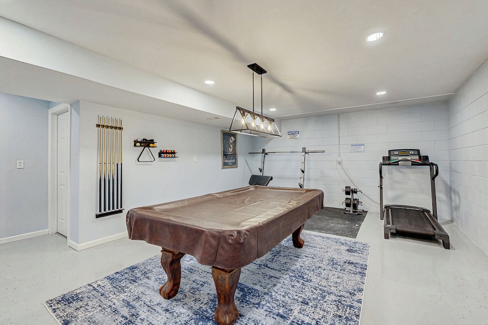 Charming 3BR Home w/ Lake Access & Pool Table