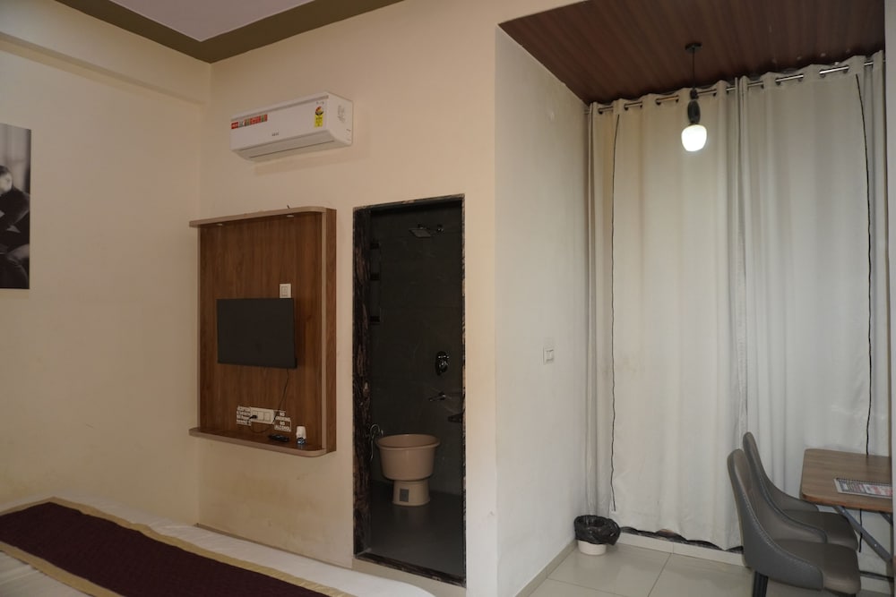 Hotel Hanuman Palace