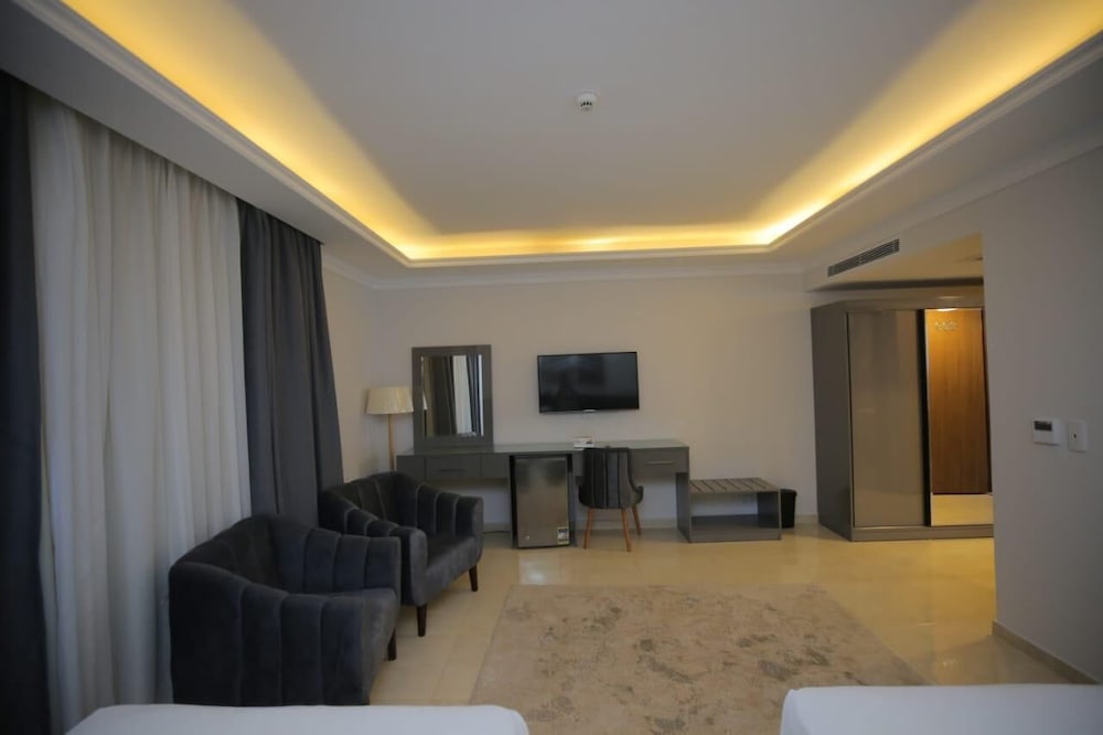 Grand Plaza Hotel