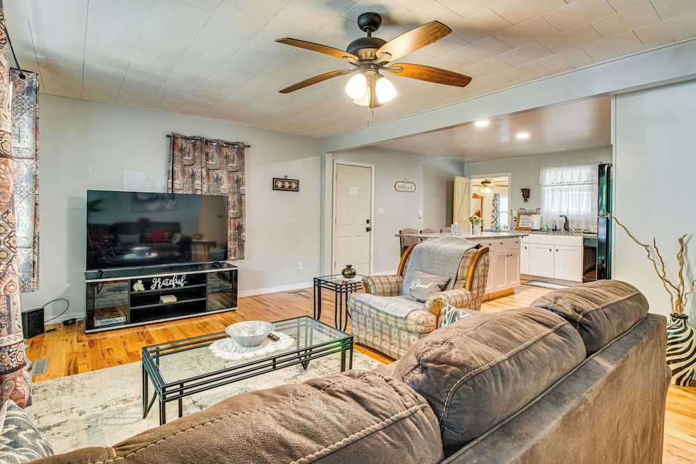 Near State Park & Spring River: Family Gem w/ Yard