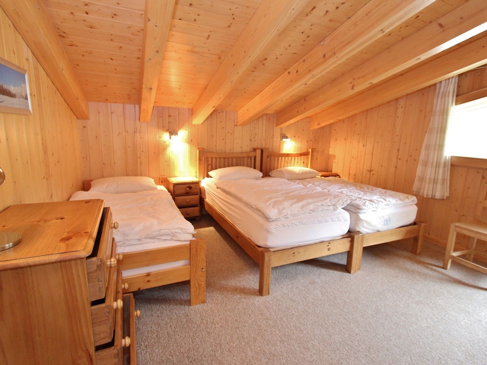 Luxury Chalet with Hot Tub in La Tzoumaz