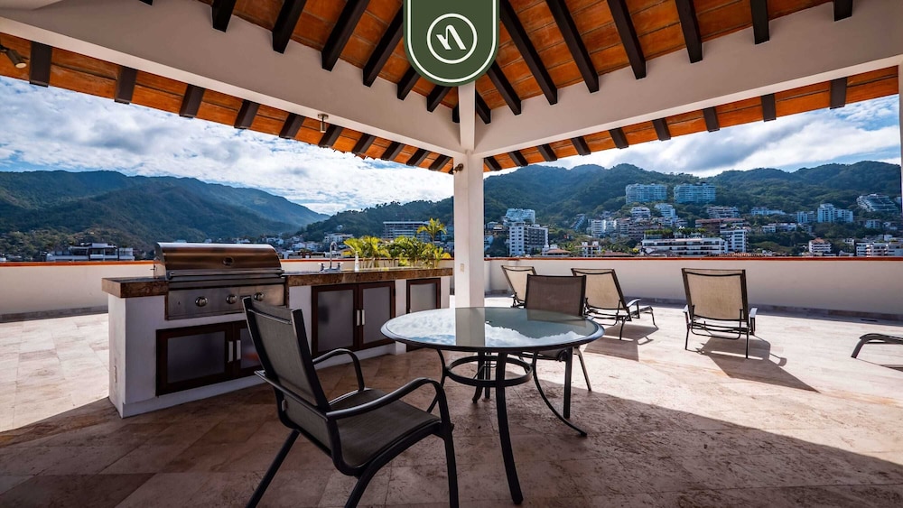 Ocean View 2Br Condo-balcony-beach-pool - 310