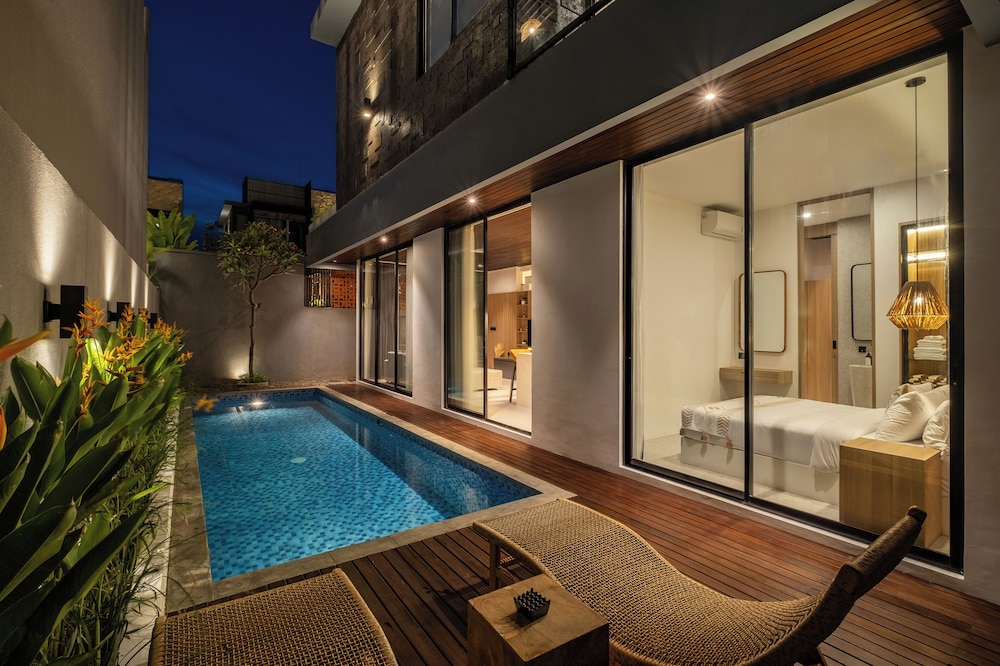 Tropical Bliss Villa 9E - 10min to Beach