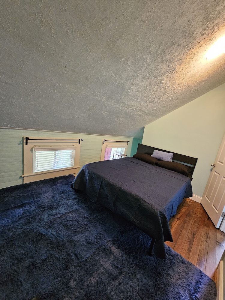 4 Minutes to Downtown by the Atlanta Beltline Trail in the Cabbagetown Neighborhood view 4