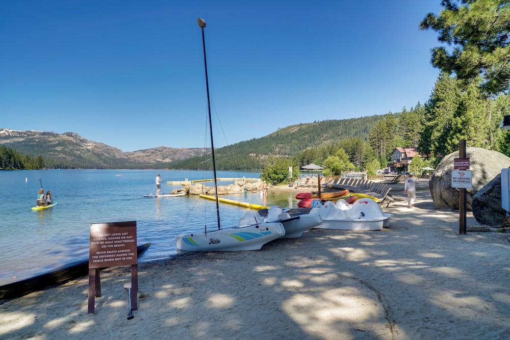 Near Ski Resorts & Trails: Truckee Home w/ Hot Tub