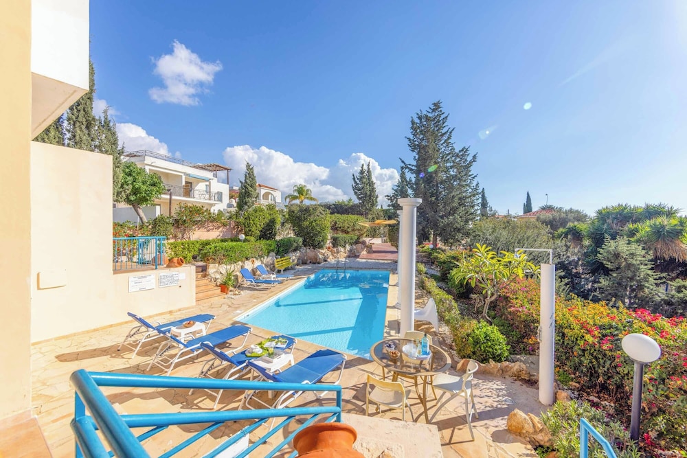 Apollon Dionysus Villa