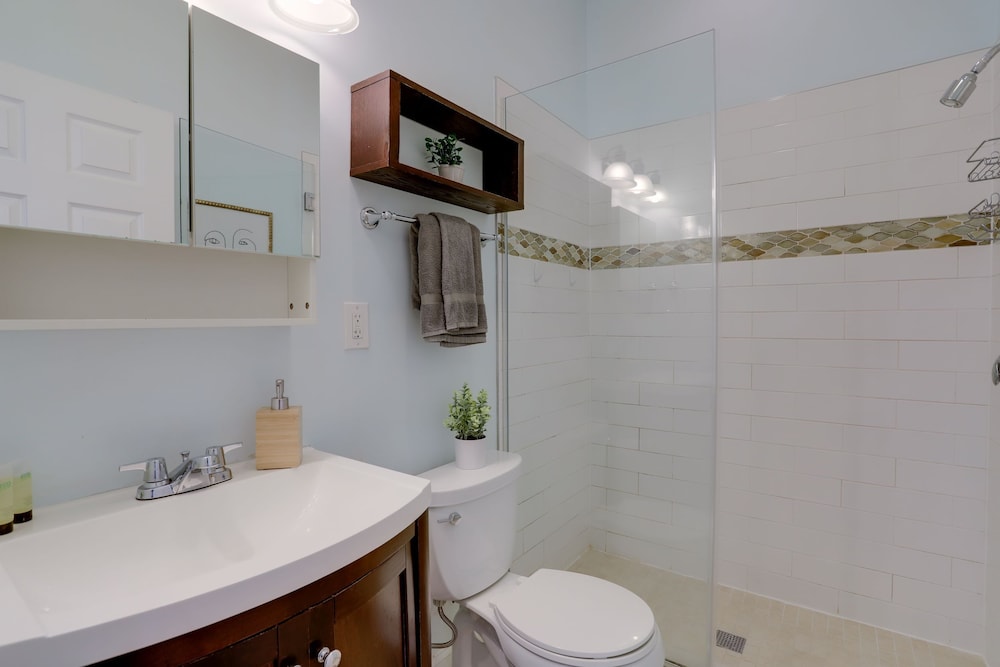 Exquisite 1 BR Apartment at Alexandria view 5