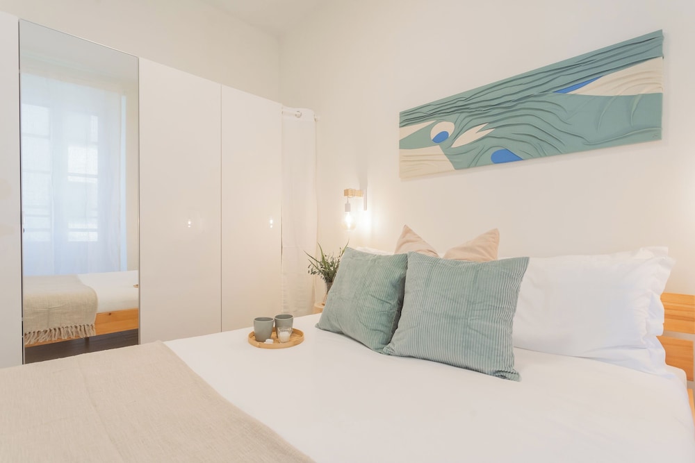 Enchanted Como Lake - City Apartment 2 by Rent all Como