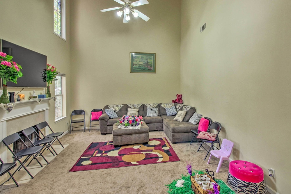 Spacious Stone Mountain Home - Walk Everywhere!