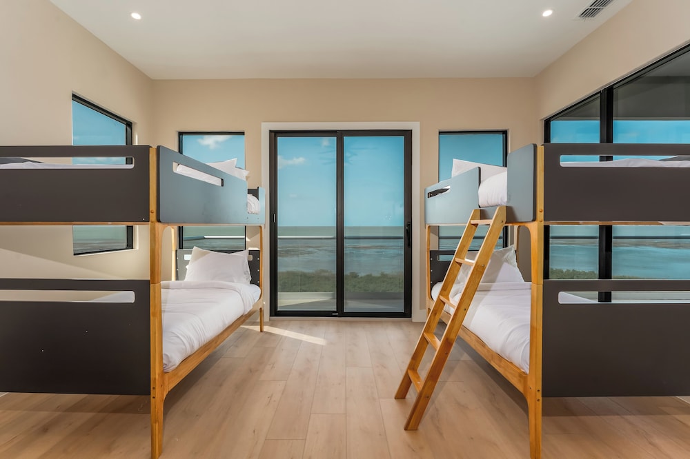 Spacious Bay