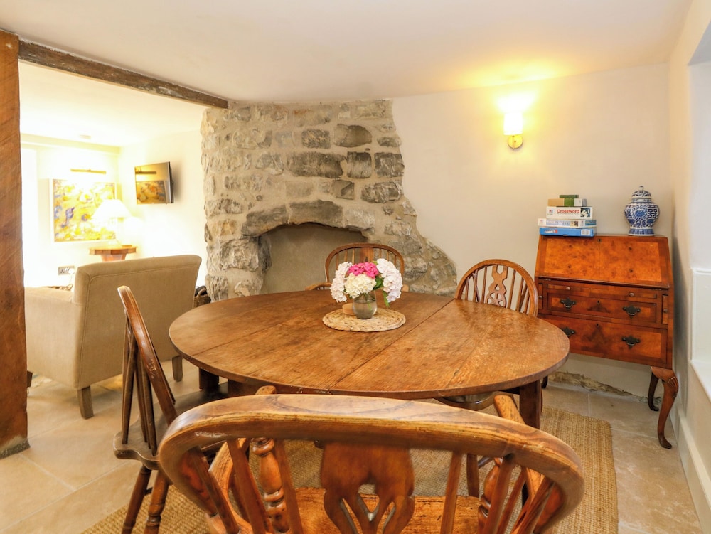 Holly Cottage
