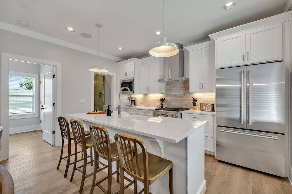 Soprano-private Rooftop-gr8 Walking Location