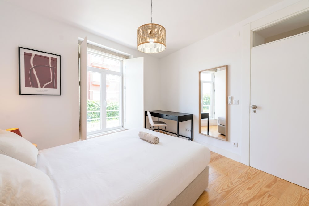 Sunny Lisbon Apartments by SoulPlaces