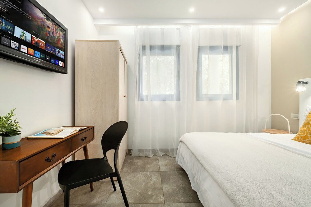 Royal Park Apt Resort by Sea N Rent