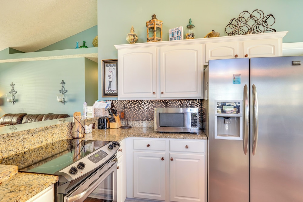 1 Mi to Gulf: Home w/ Patio & Pool Access in Pcb!