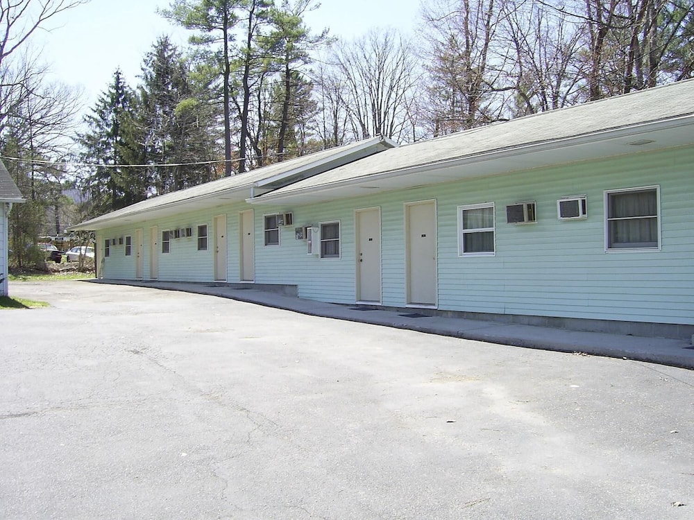 Altoona Vacations - Cedar Grove Motel - Property Image 3