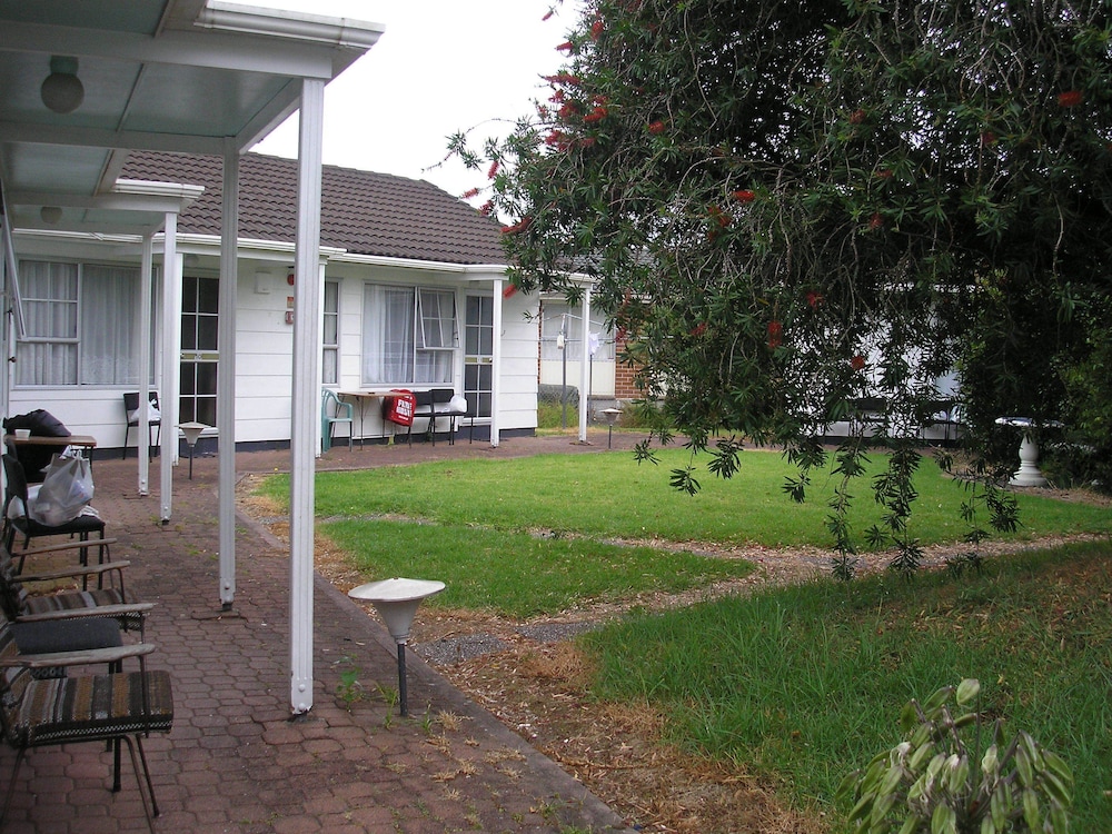 Lincoln Court Motel photo 3