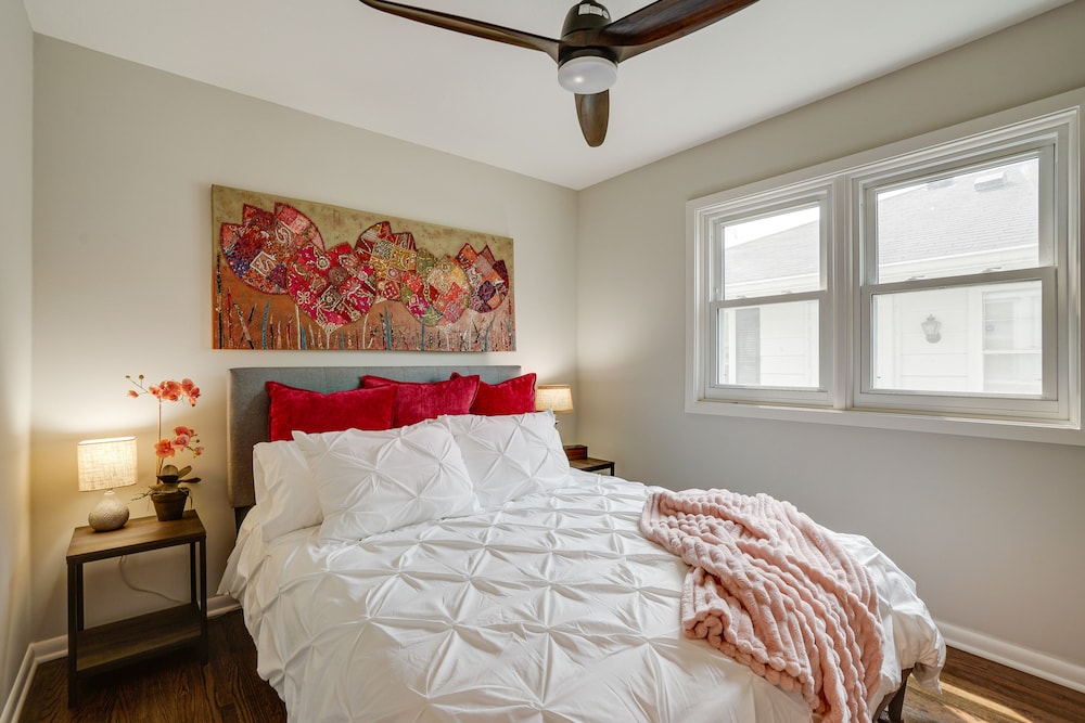 Pet-friendly Minneapolis Home ~ 8 Mi to Downtown!
