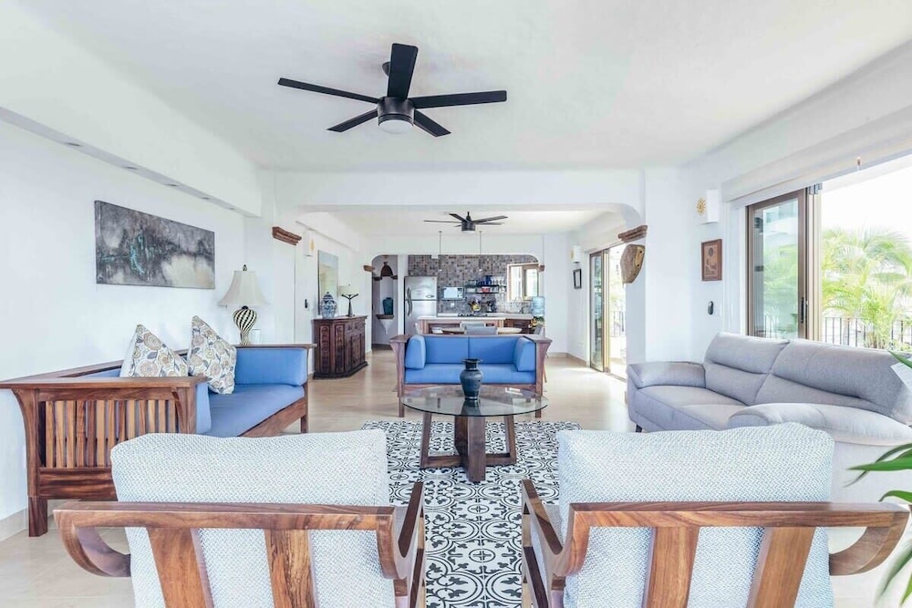 Ocean View 2Br Condo-balcony-beach-pool - 214