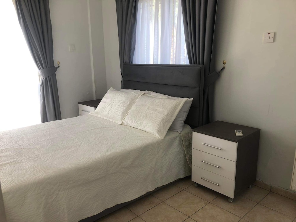 2-bed Bungalow, Sleeps 4 With Private Pool view 3