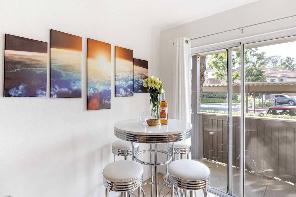 Coastal Retreat With Pool, Hot Tub, BBQ Patio & Minutes to Dana Point Harbor, Monarch Beach, Laguna Beach & Golf Courses Ritz Pointe Condo