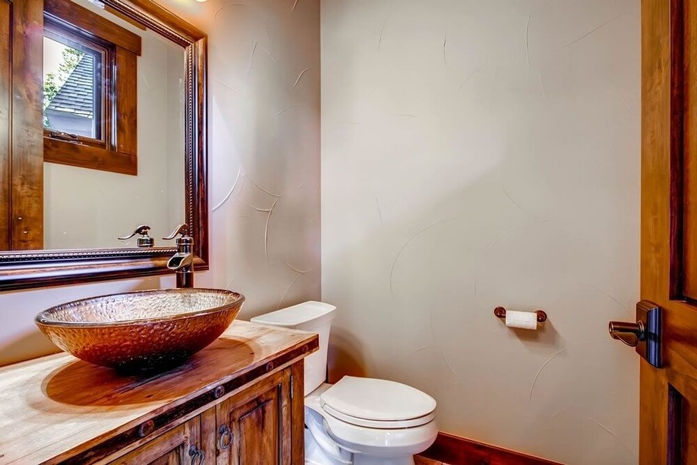 Three Sisters Lookout 5 Bedroom Home