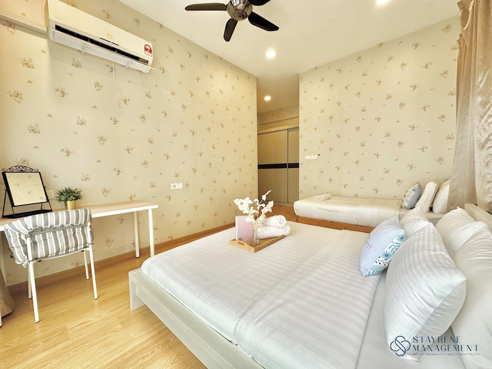 Country Garden Danga Bay Sea View Homestay by Stayrene