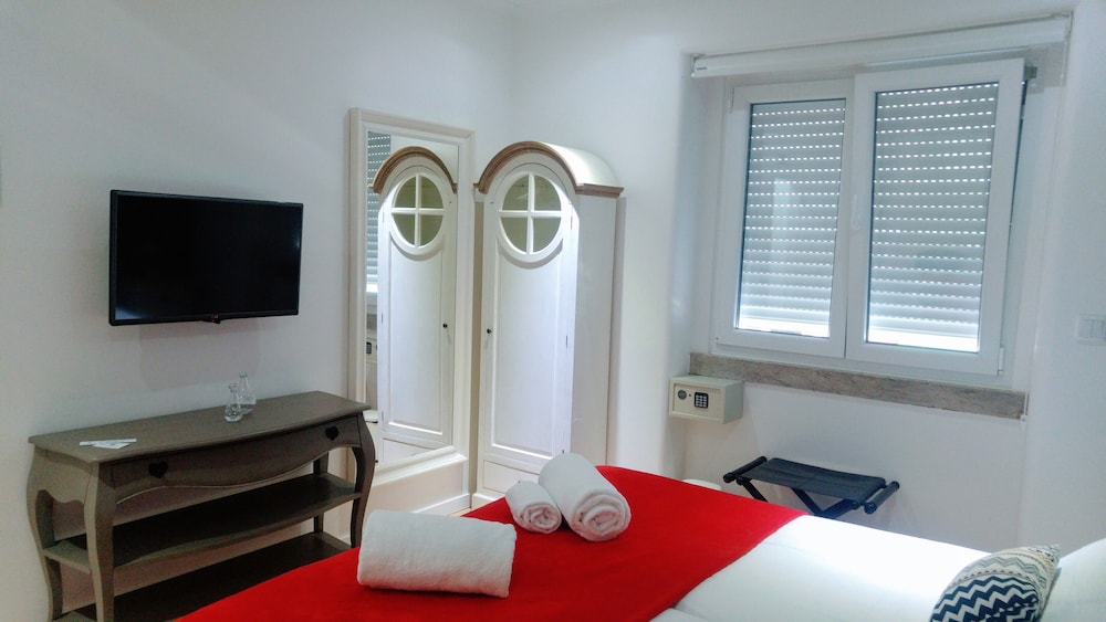 Lisbon Terrace Suites Apartment for Large Groups with Amazing Terrace