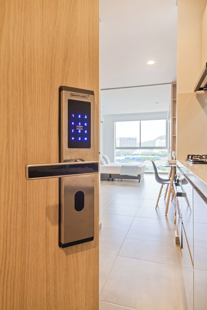 Salguero Suites By HostPro