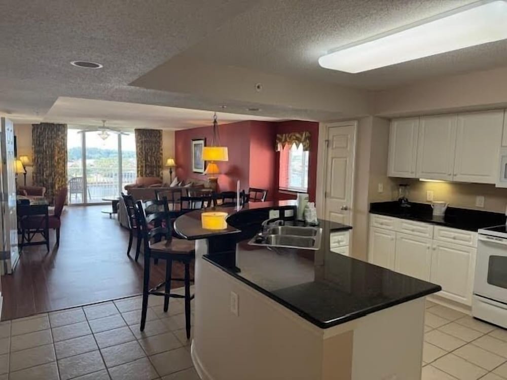 Yacht Club 2-505 3 Bedroom Condo