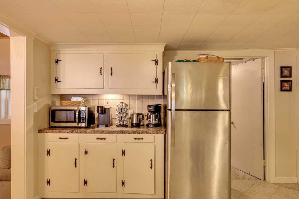 Home w/ Outdoor Entertainment Area in Ashland!