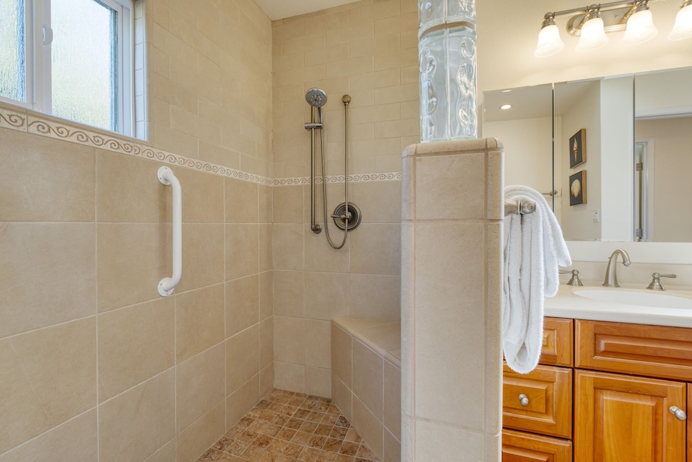 Goleta Getaway by Avantstay Private Backyard 1 5mi to the Beach