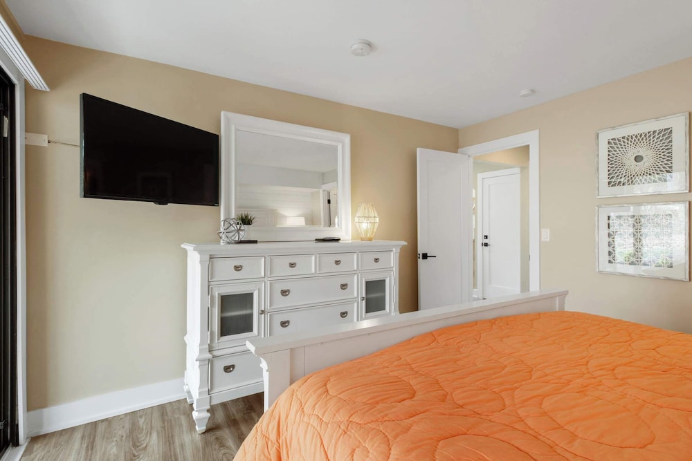 Abbey Springs - Private Community & Amenities!