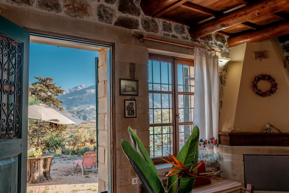 Maria s Serene Countryside Retreat by Chania