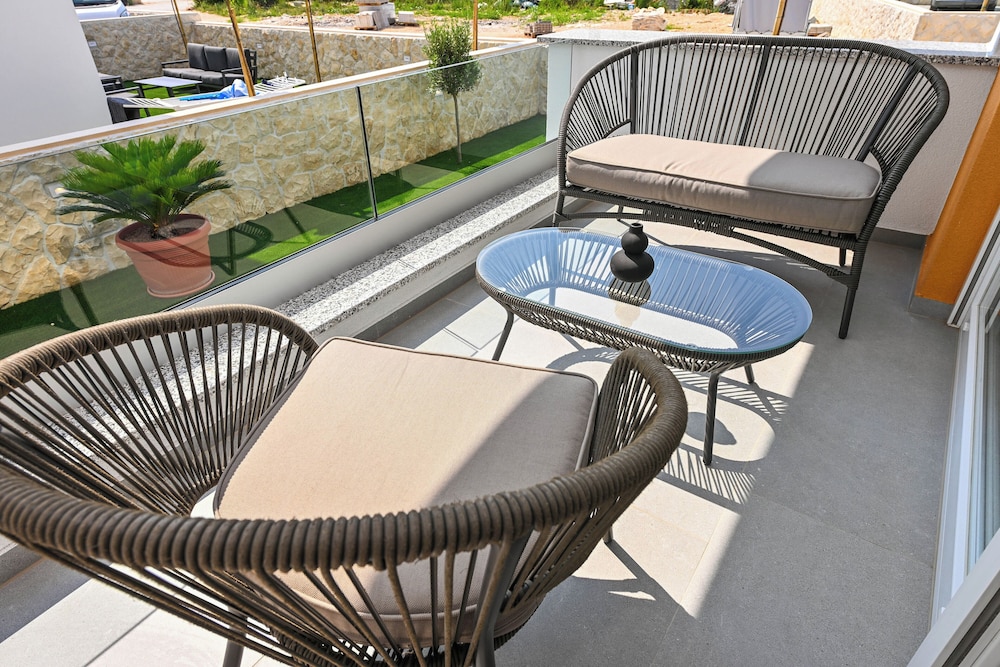 Nova Luxury Residence apartment with private heated pool