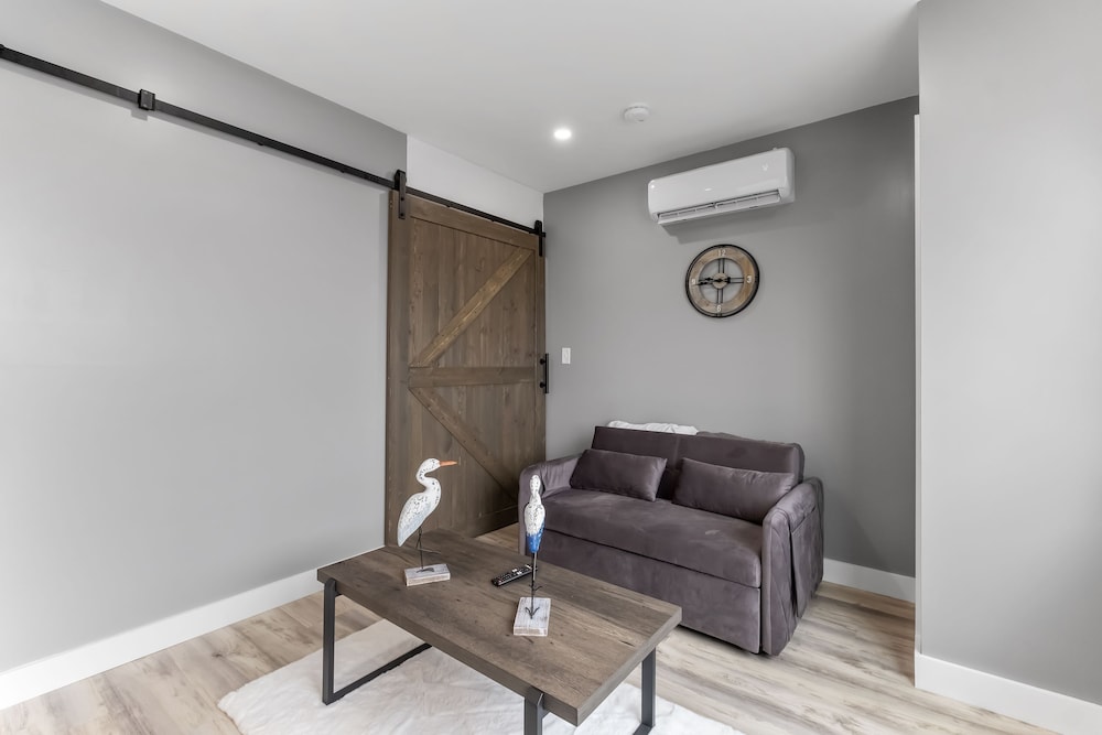 New Luxury 4 Bed Condo Perfect for Winter Rental