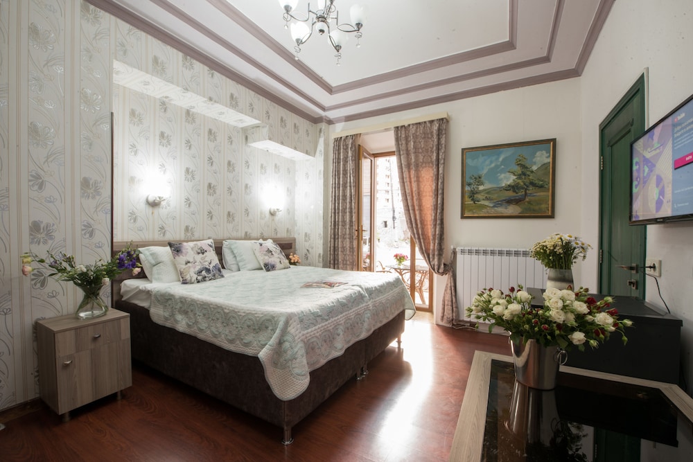 Yerevan Vacations - Votre Maison - Property Image 1