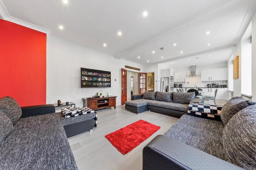 London Chic Apartment - City Center Gem