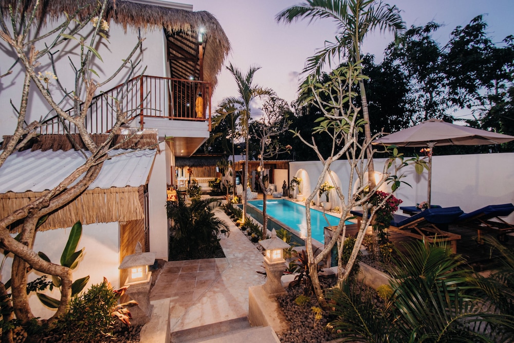 28 Degrees Lembongan