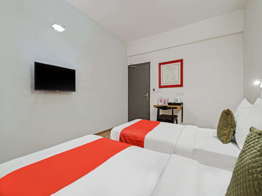 OYO Townhouse 030 Ashram Road Ahmedabad