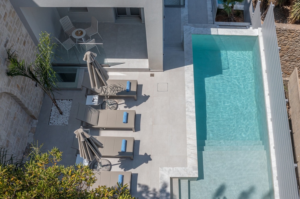 ArtCotel Luxury Villa