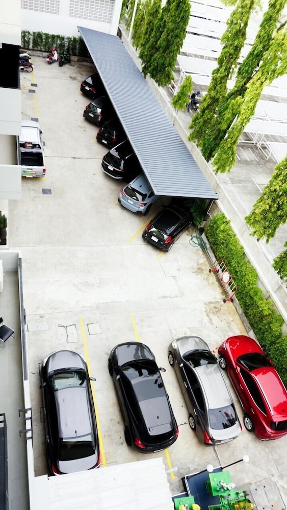 B-Black Hotel Chonburi