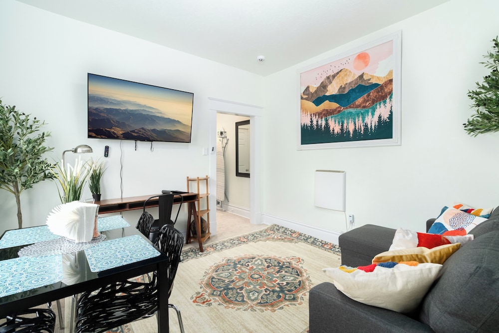 Beehive by Cloud Dream Homes