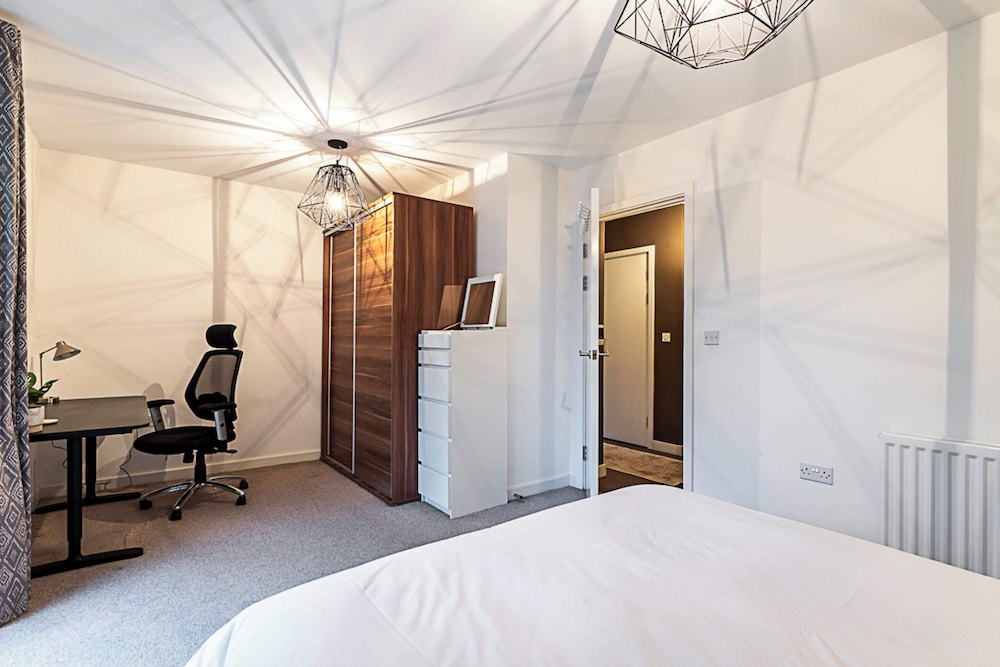 Spacious and Trendy Shoreditch Flat