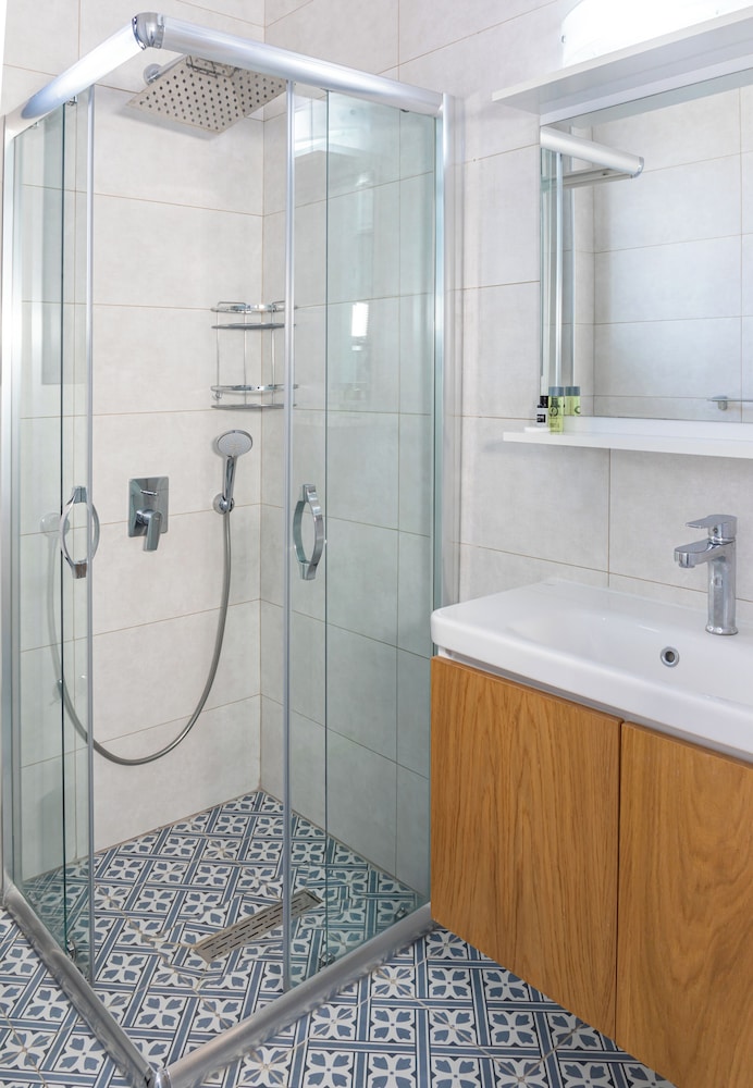 Caesar Blue Seaside Luxury Apartments